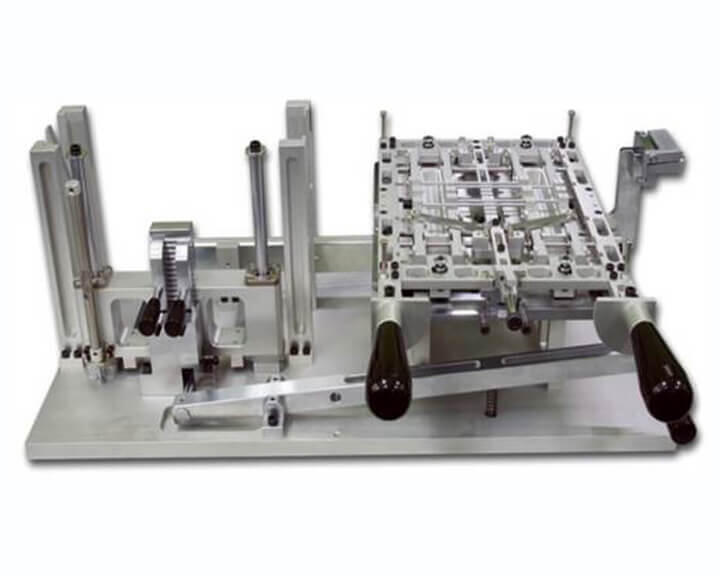 Packaging molds: Material feeding fixtures